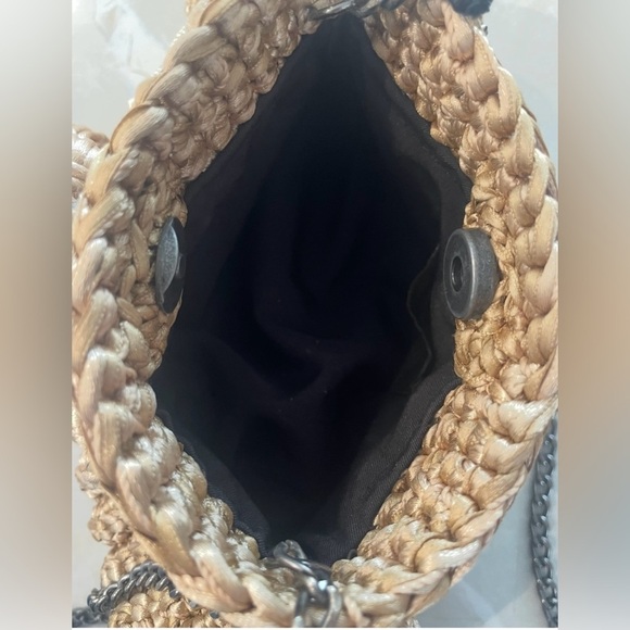 NWOT Catarina Mina Catina
•Handmade crochet clutch
•one of a kind
•poly cotton - Picture 5 of 6